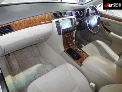 Toyota CROWN  с аукциона в Японии