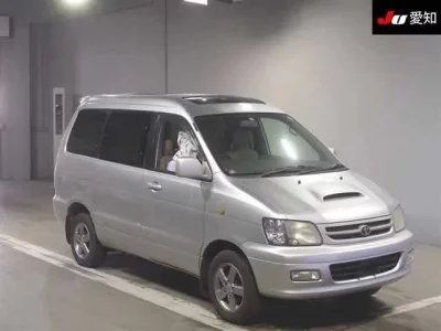 Toyota NOAH  с аукциона в Японии