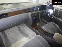 Toyota CROWN лот № 30122 оценка 3.5  с аукциона в Японии 2