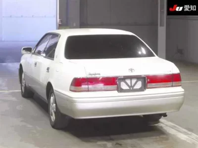 Toyota CROWN  с аукциона в Японии