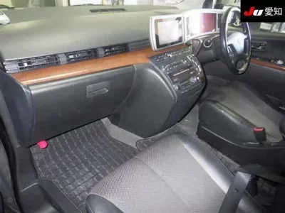 Nissan ELGRAND  с аукциона в Японии