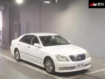 Toyota CROWN  с аукциона в Японии