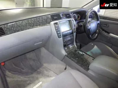 Toyota CROWN  с аукциона в Японии