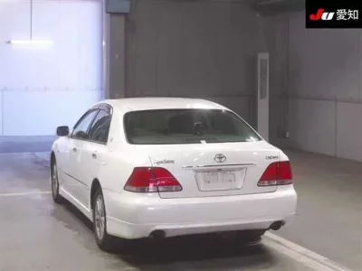 Toyota CROWN  с аукциона в Японии