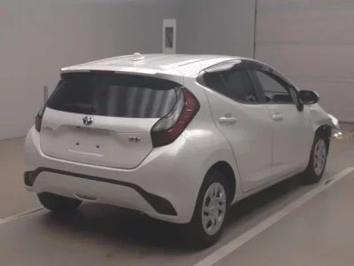Toyota AQUA  с аукциона в Японии