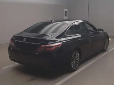 Toyota CROWN  с аукциона в Японии