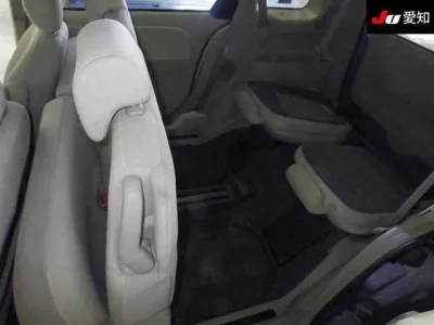 Toyota SIENTA  с аукциона в Японии