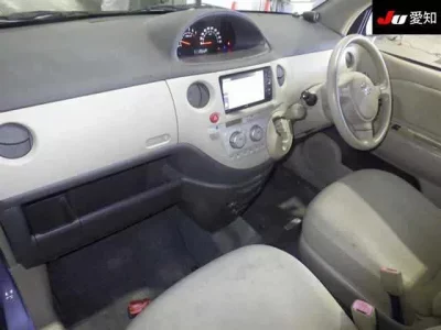 Toyota SIENTA  с аукциона в Японии