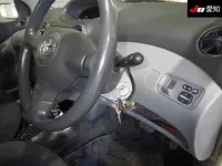Toyota VITZ лот № 30178 оценка 3.5  с аукциона в Японии 4