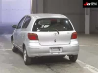 Toyota VITZ лот № 30178 оценка 3.5  с аукциона в Японии 1