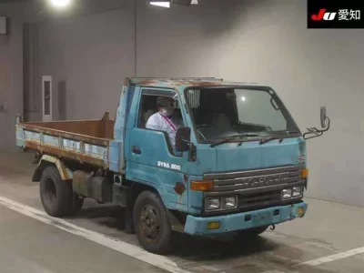 Toyota DYNA  с аукциона в Японии