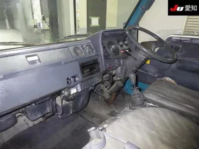 Toyota DYNA  с аукциона в Японии