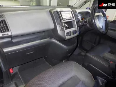 Nissan SERENA  с аукциона в Японии