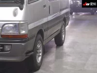 Toyota HIACE VAN лот № 7027 оценка 3.5  с аукциона в Японии 6