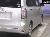 Toyota VOXY лот № 30260 оценка 3.5  с аукциона в Японии 7