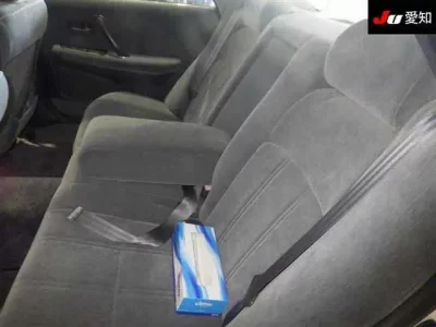 Toyota CROWN  с аукциона в Японии