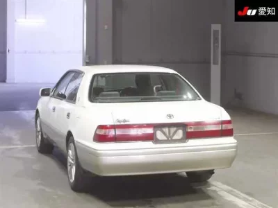 Toyota CROWN  с аукциона в Японии