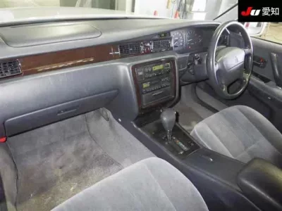 Toyota CROWN  с аукциона в Японии