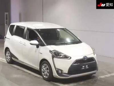 Toyota SIENTA  с аукциона в Японии