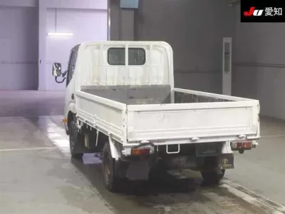 Toyota DYNA  с аукциона в Японии