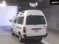 Toyota HIACE лот № 7053 оценка R  с аукциона в Японии 1