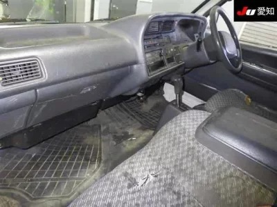 Toyota HIACE  с аукциона в Японии