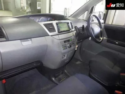 Toyota NOAH  с аукциона в Японии