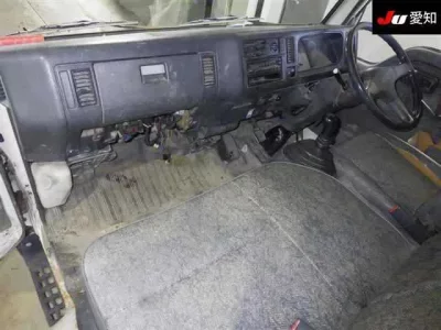 Mazda TITAN  с аукциона в Японии