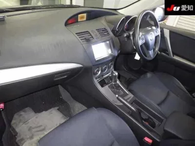 Mazda AXELA  с аукциона в Японии