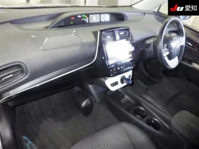 Toyota PRIUS  с аукциона в Японии