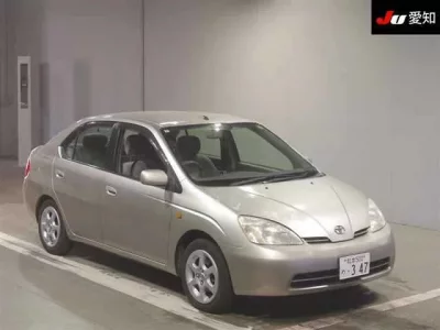 Toyota PRIUS  с аукциона в Японии