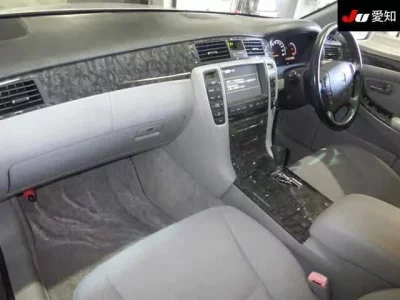 Toyota CROWN  с аукциона в Японии