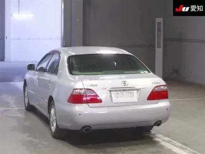 Toyota CROWN  с аукциона в Японии