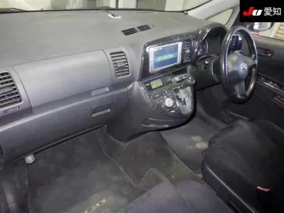 Toyota WISH  с аукциона в Японии