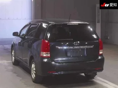 Toyota WISH  с аукциона в Японии