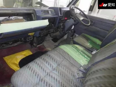 Isuzu ELF  с аукциона в Японии