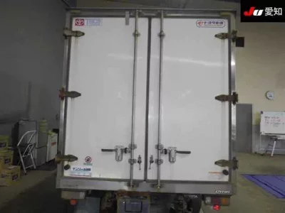 Toyota DYNA  с аукциона в Японии