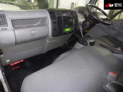 Toyota DYNA  с аукциона в Японии