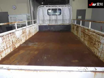 Toyota DYNA  с аукциона в Японии