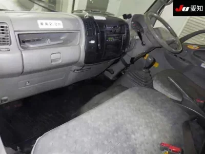 Toyota DYNA  с аукциона в Японии