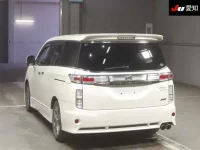 Nissan ELGRAND лот № 30399 оценка R  с аукциона в Японии 1
