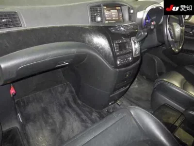 Nissan ELGRAND  с аукциона в Японии
