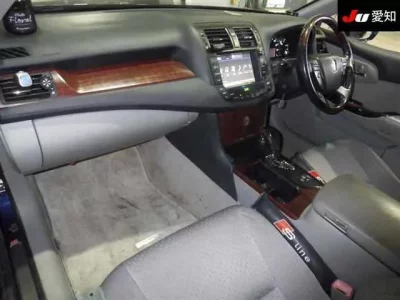 Toyota CROWN  с аукциона в Японии