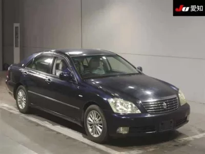 Toyota CROWN  с аукциона в Японии