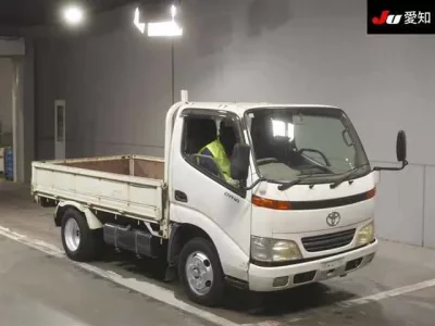 Toyota DYNA  с аукциона в Японии