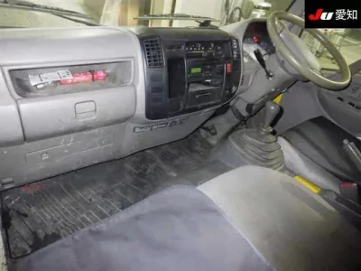 Toyota DYNA  с аукциона в Японии