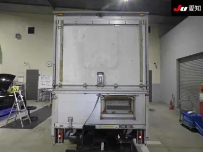 Mazda TITAN  с аукциона в Японии