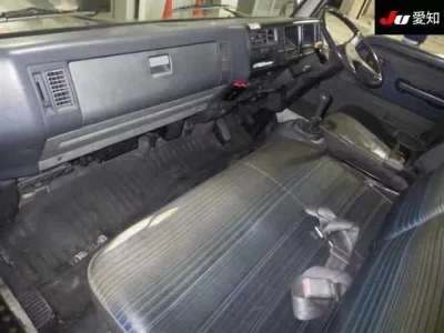 Mazda TITAN  с аукциона в Японии