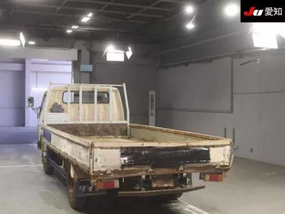 Toyota DYNA  с аукциона в Японии