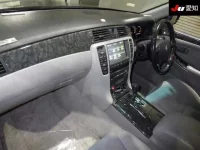 Toyota CROWN лот № 30505 оценка 3.5  с аукциона в Японии 2